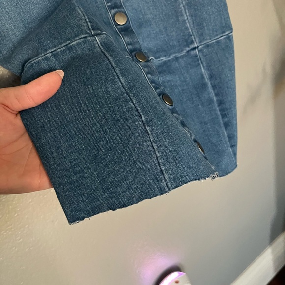 NWOT- Active USA Denim Button Down Shirt - Picture 4 of 7